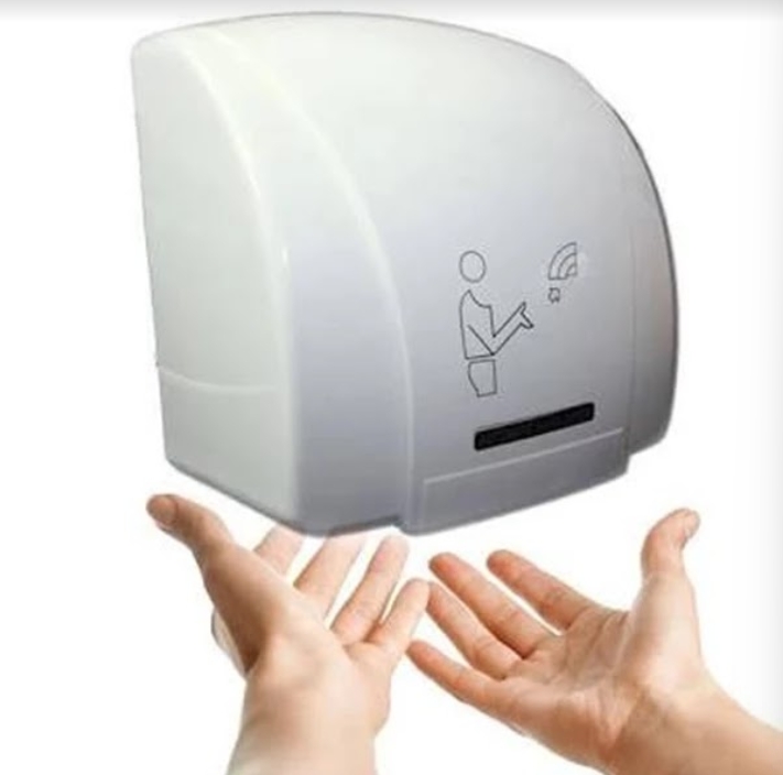 Cuci Tangan Lebih Praktis Karena Ada Hand Dryer