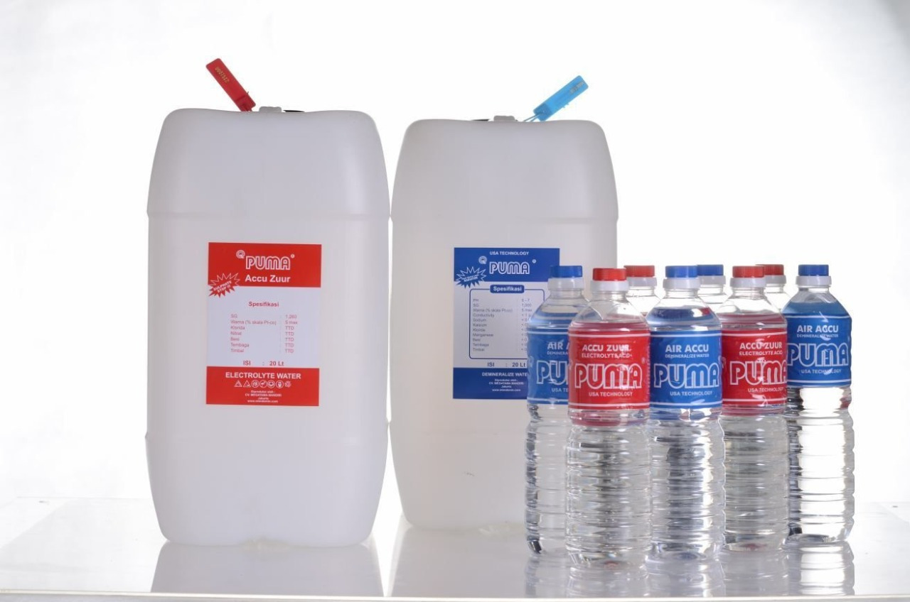 Air Accu Berkualitas dari Puma Botol Merah dan Biru